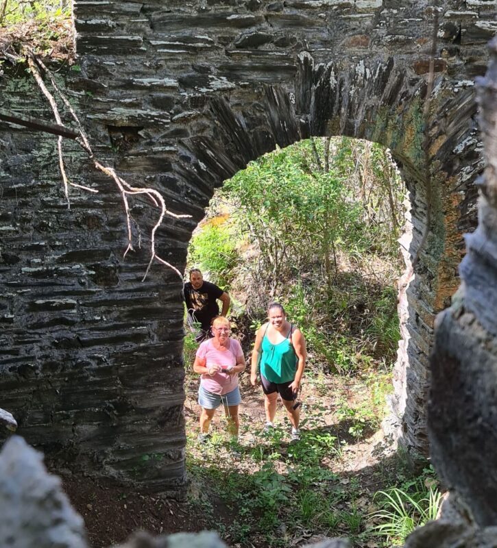 Visite de l’ancienne fonderie de cuivre de Pam